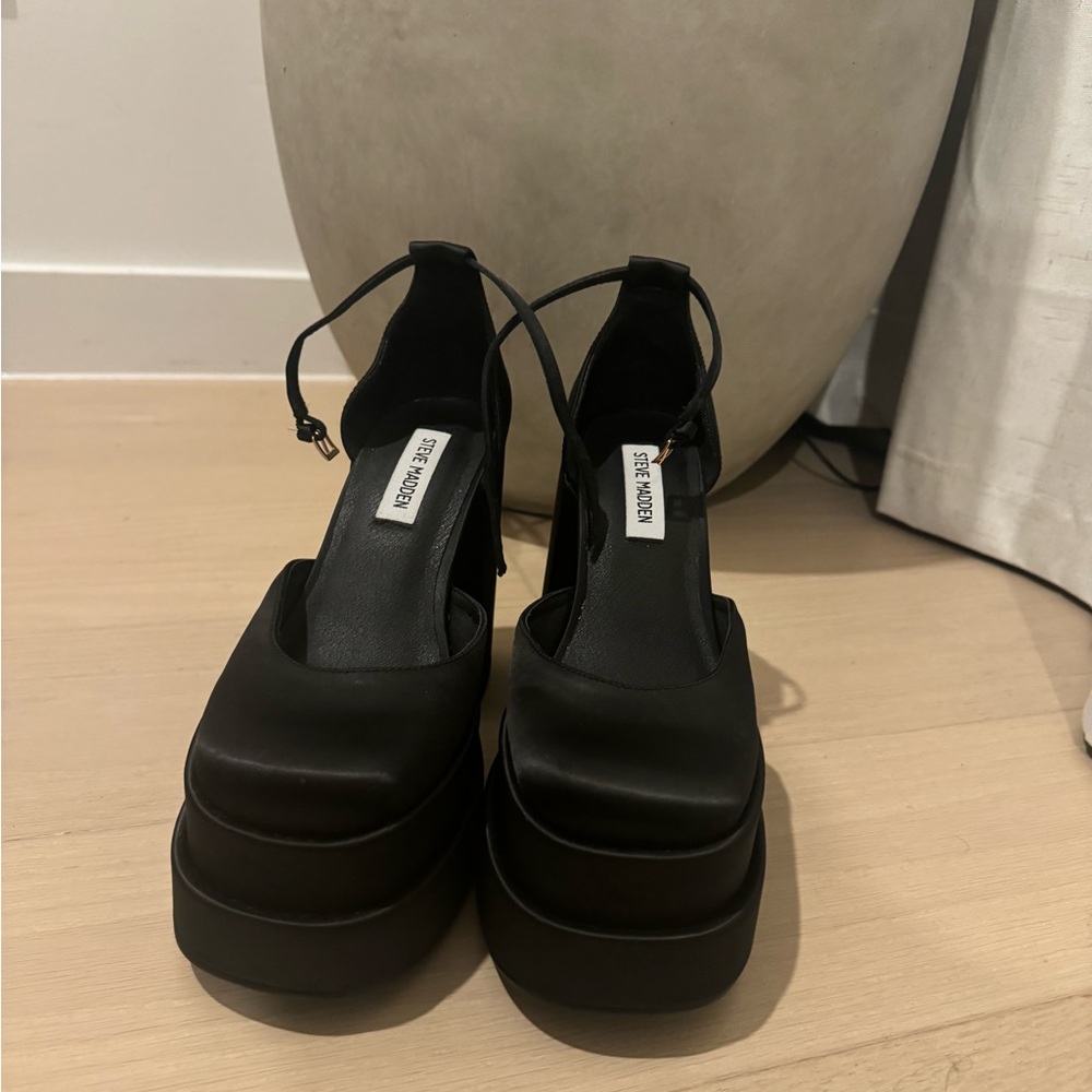 Steve Madden Charlize Black Satin Size 7.5